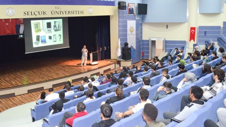 Selçuk Üniversitesinde "Dijital Bağımlılık ve Mankurtlaşma" semineri düzenlendi