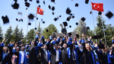 Selçuk Üniversitesinde genç mühendisler diplomalarını aldı