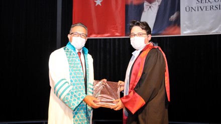 Selçuk Üniversitesinde veteriner hekimler diplomalarını aldı