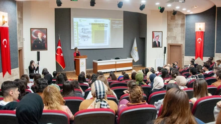 Cumhuriyetin İzlerini Aramak Konferansı - Atatürk ve Cumhuriyet Dönemi Şapkaları Sergisi
